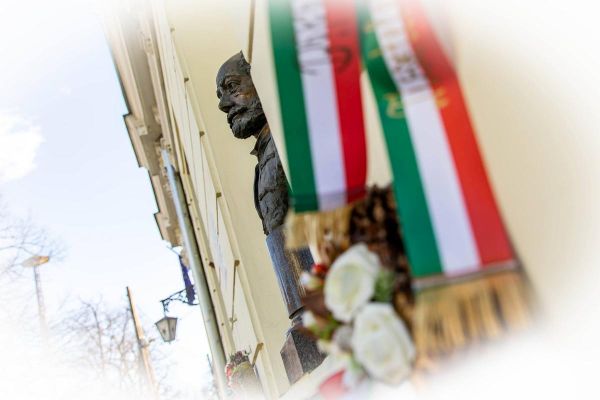 Százkilencvennyolc éve született Irányi