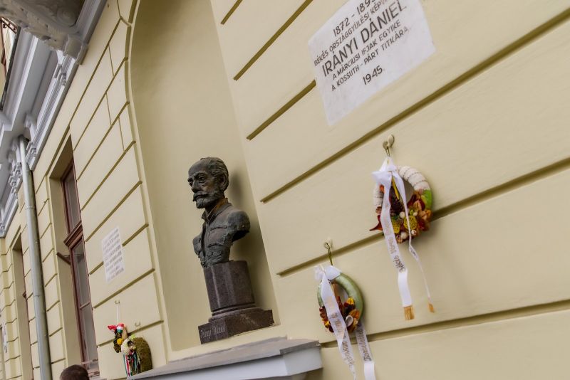 Emlékezés Irányi Dániel országgyűlési képviselőre